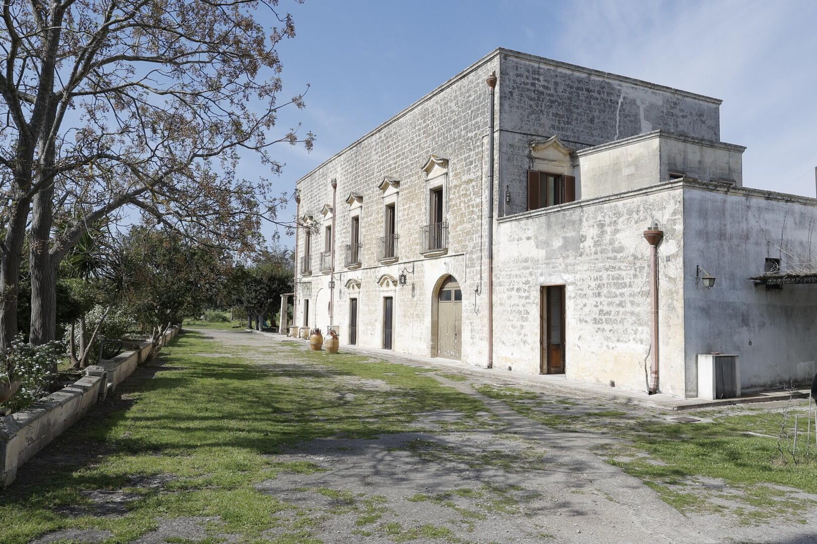 ELEGANTE CASINO DI CAMPAGNA VICINO LECCE