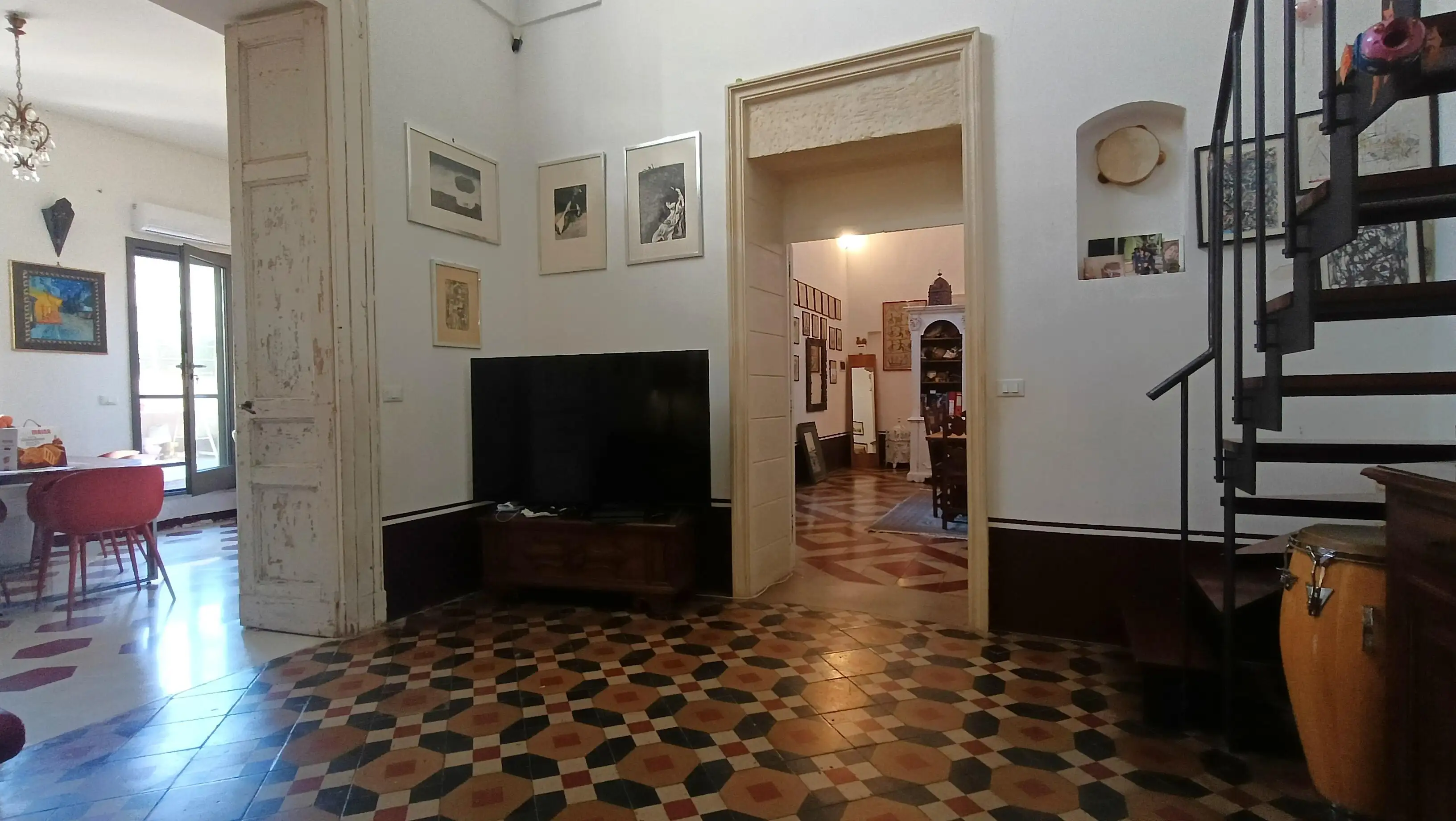 ELEGANTE DIMORA STORICA CON VOLTE A STELLA NEL CENTRO DI LECCE