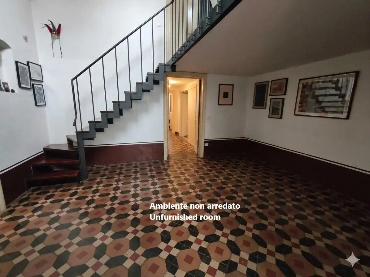 ELEGANTE DIMORA STORICA CON VOLTE A STELLA NEL CENTRO DI LECCE