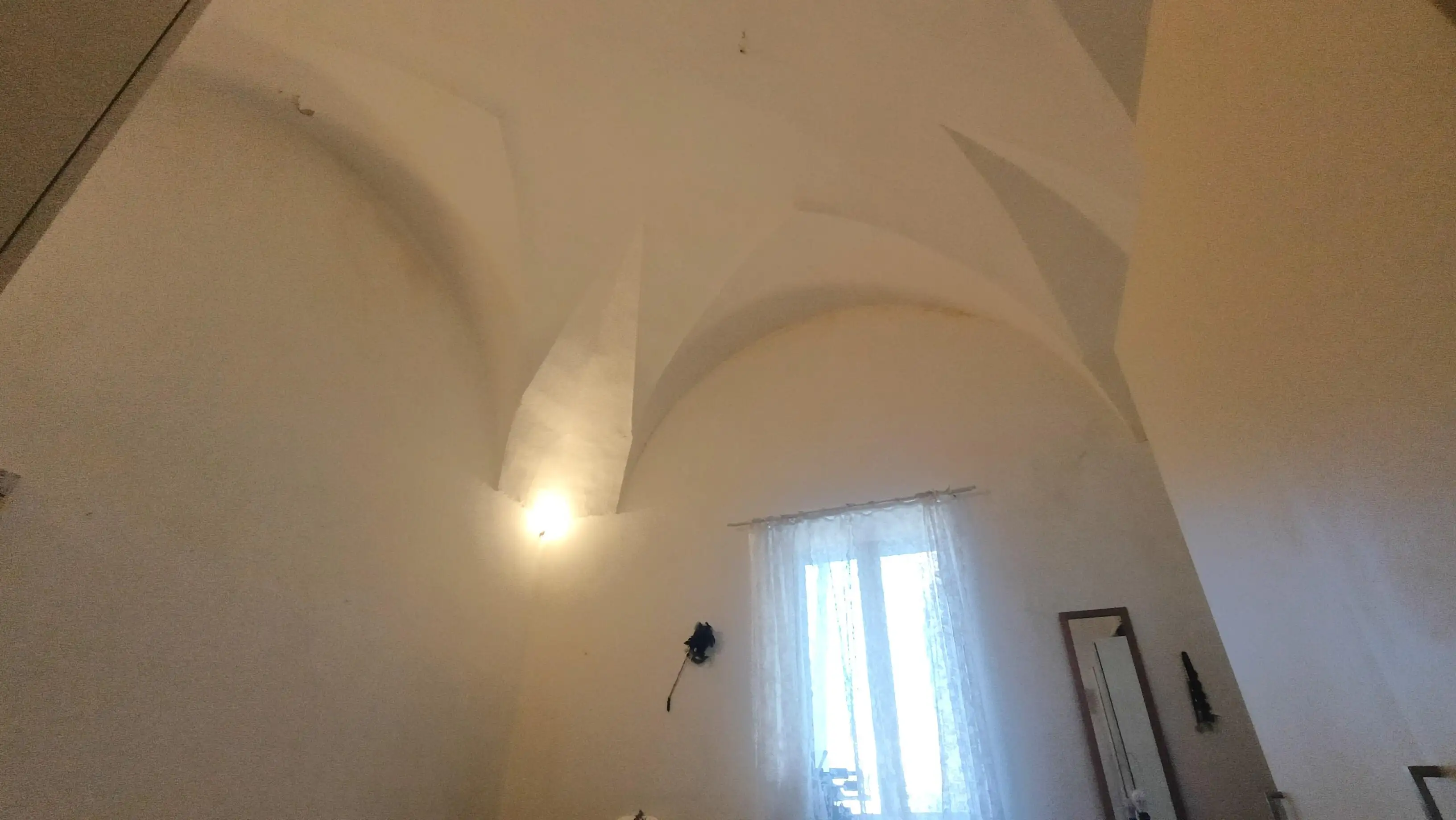 ELEGANTE DIMORA STORICA CON VOLTE A STELLA NEL CENTRO DI LECCE