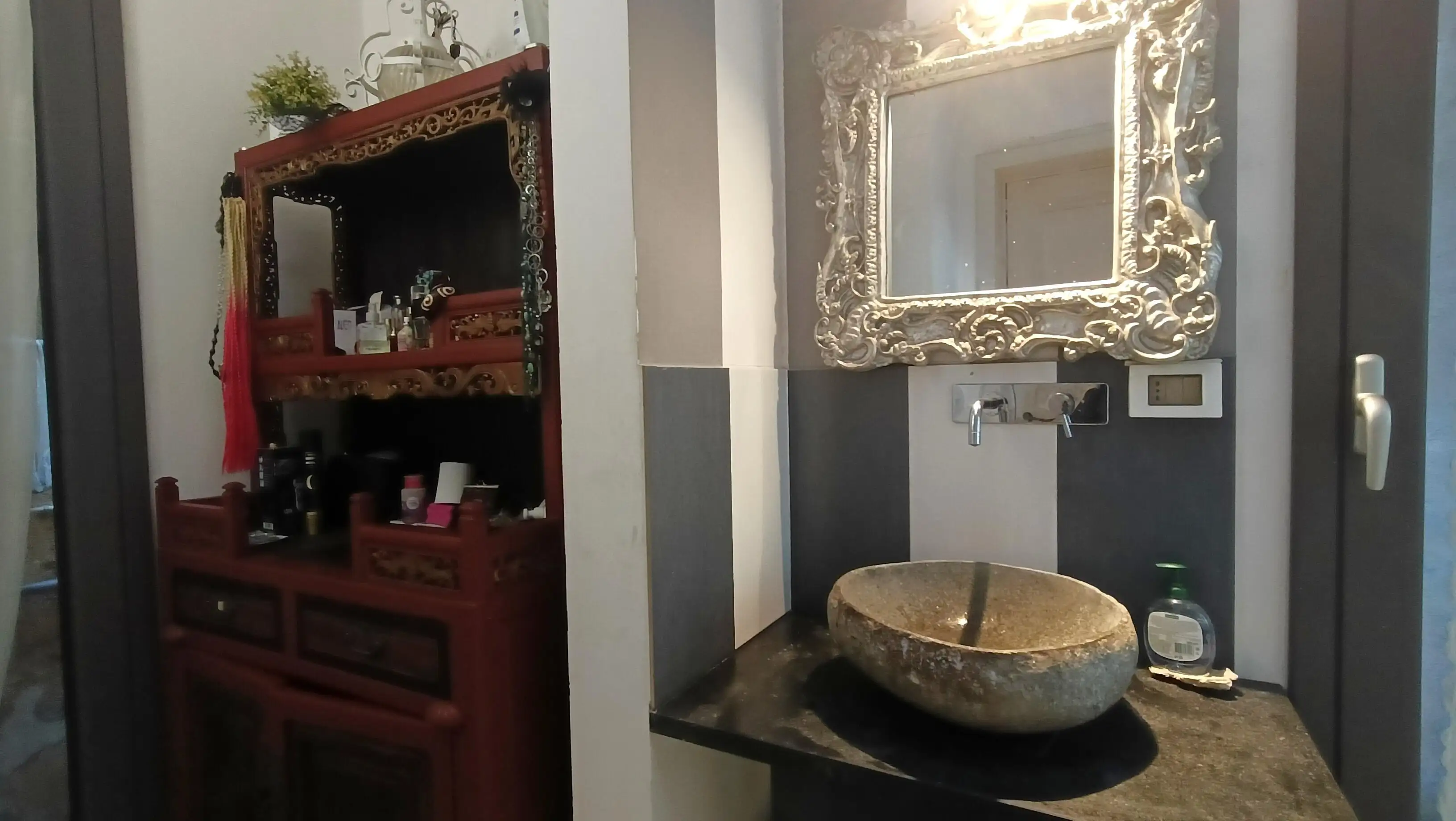 ELEGANTE DIMORA STORICA CON VOLTE A STELLA NEL CENTRO DI LECCE