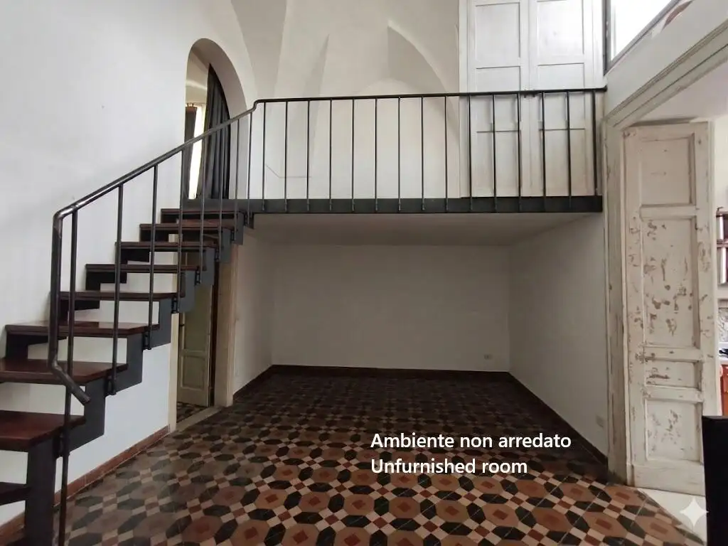 ELEGANTE DIMORA STORICA CON VOLTE A STELLA NEL CENTRO DI LECCE