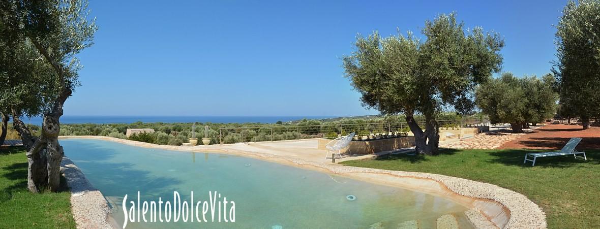 Piscina e vista panoramica del mare