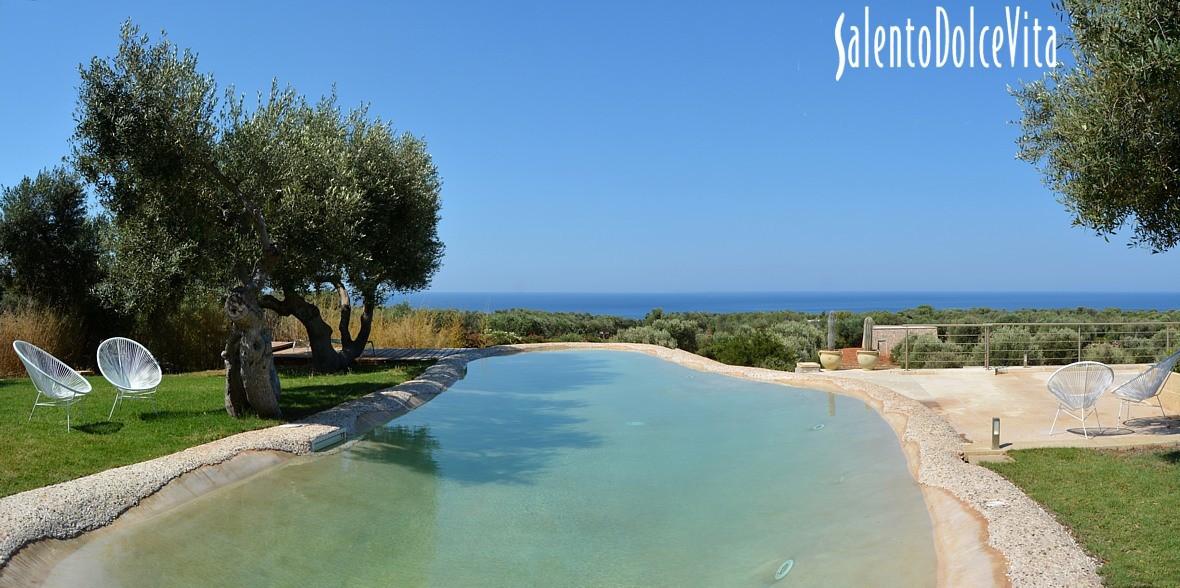 Piscina e vista panoramica del mare