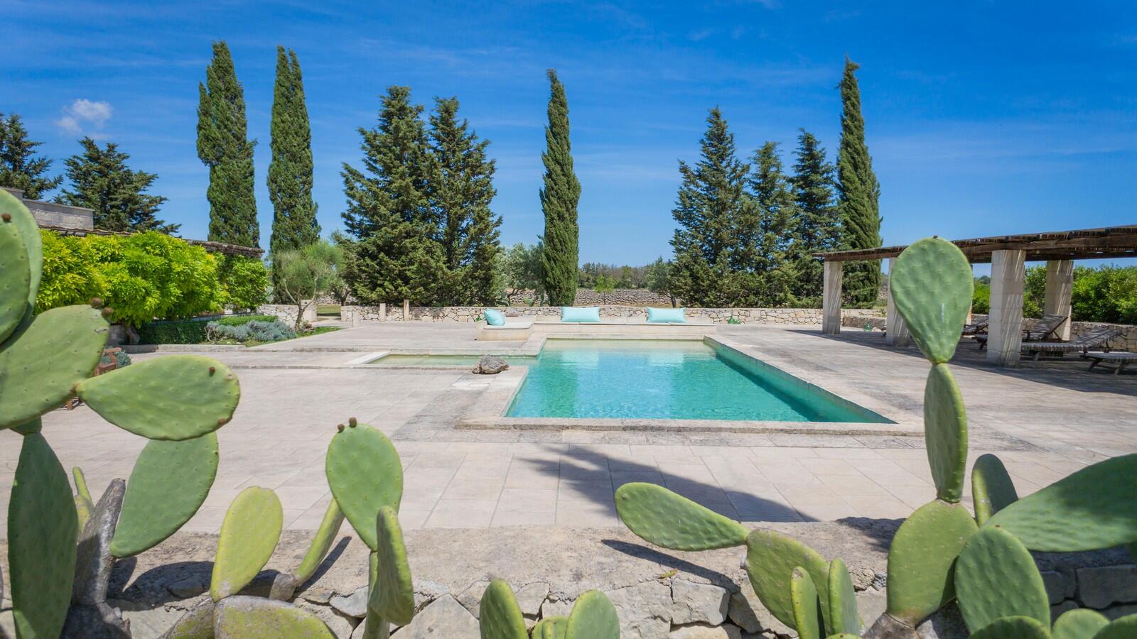 Masseria con piscina in vendita, Puglia