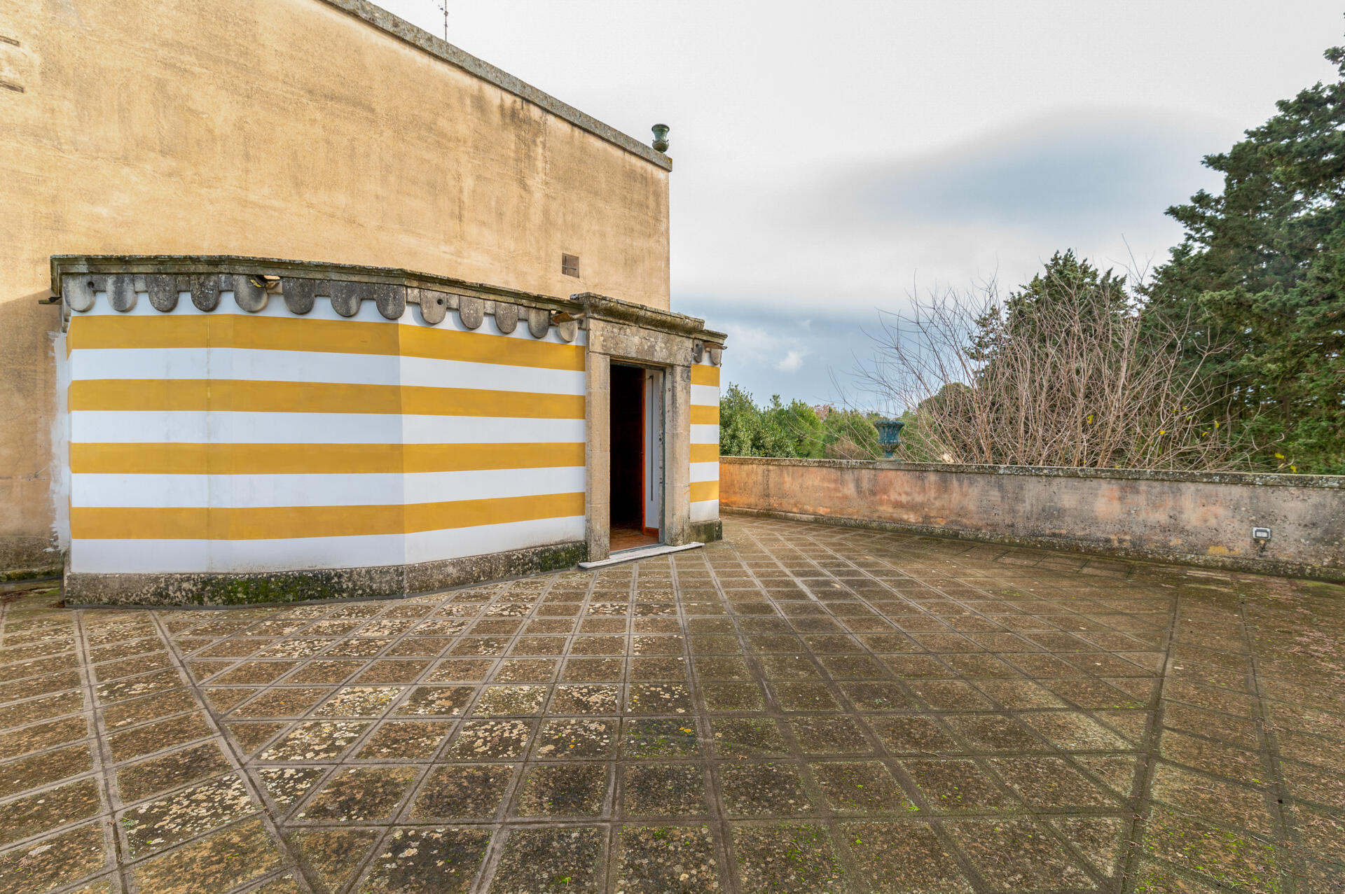 Villa d’epoca con piscina e parco in vendita a Lecce
