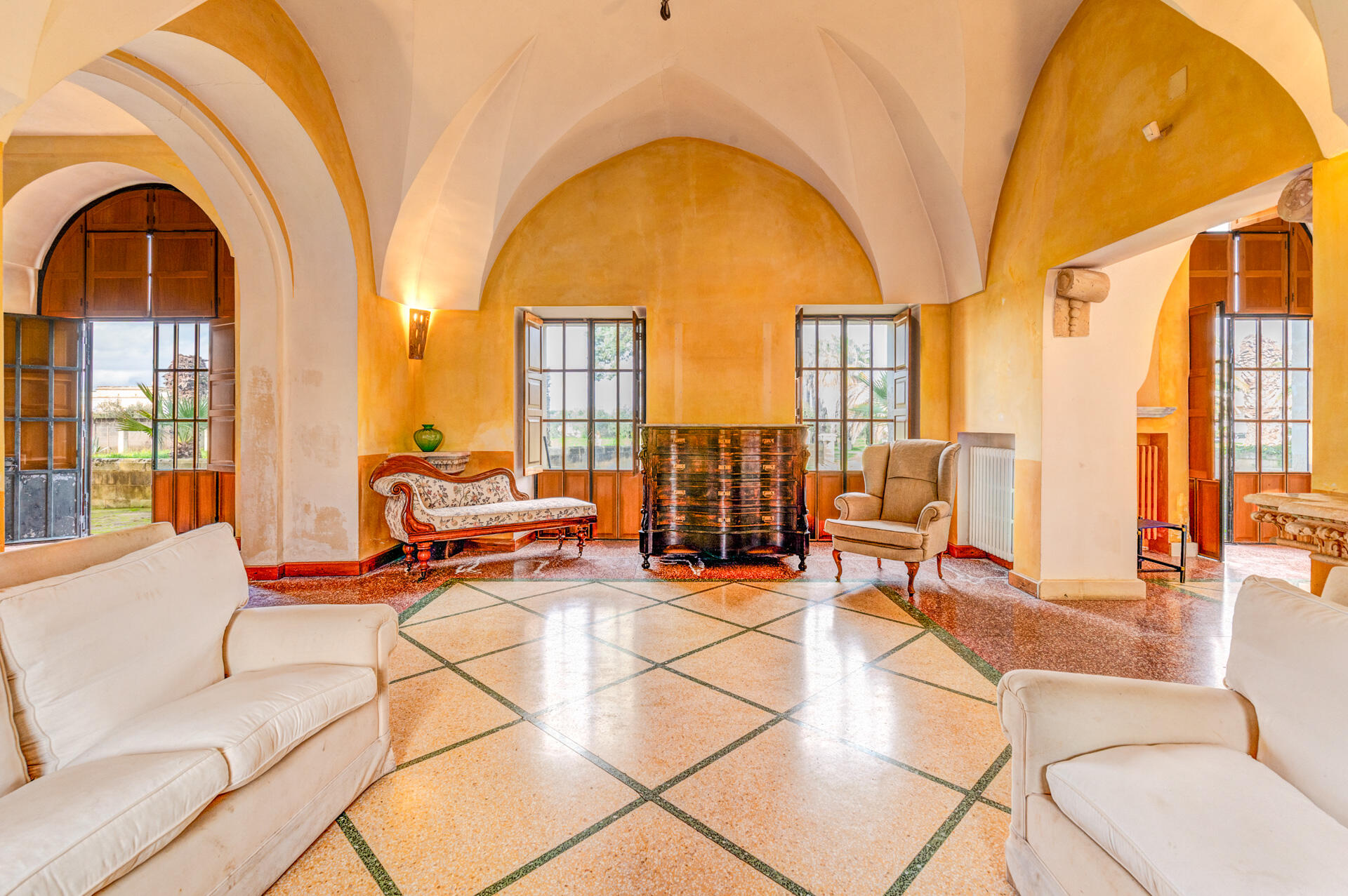 Villa d’epoca con piscina e parco in vendita a Lecce