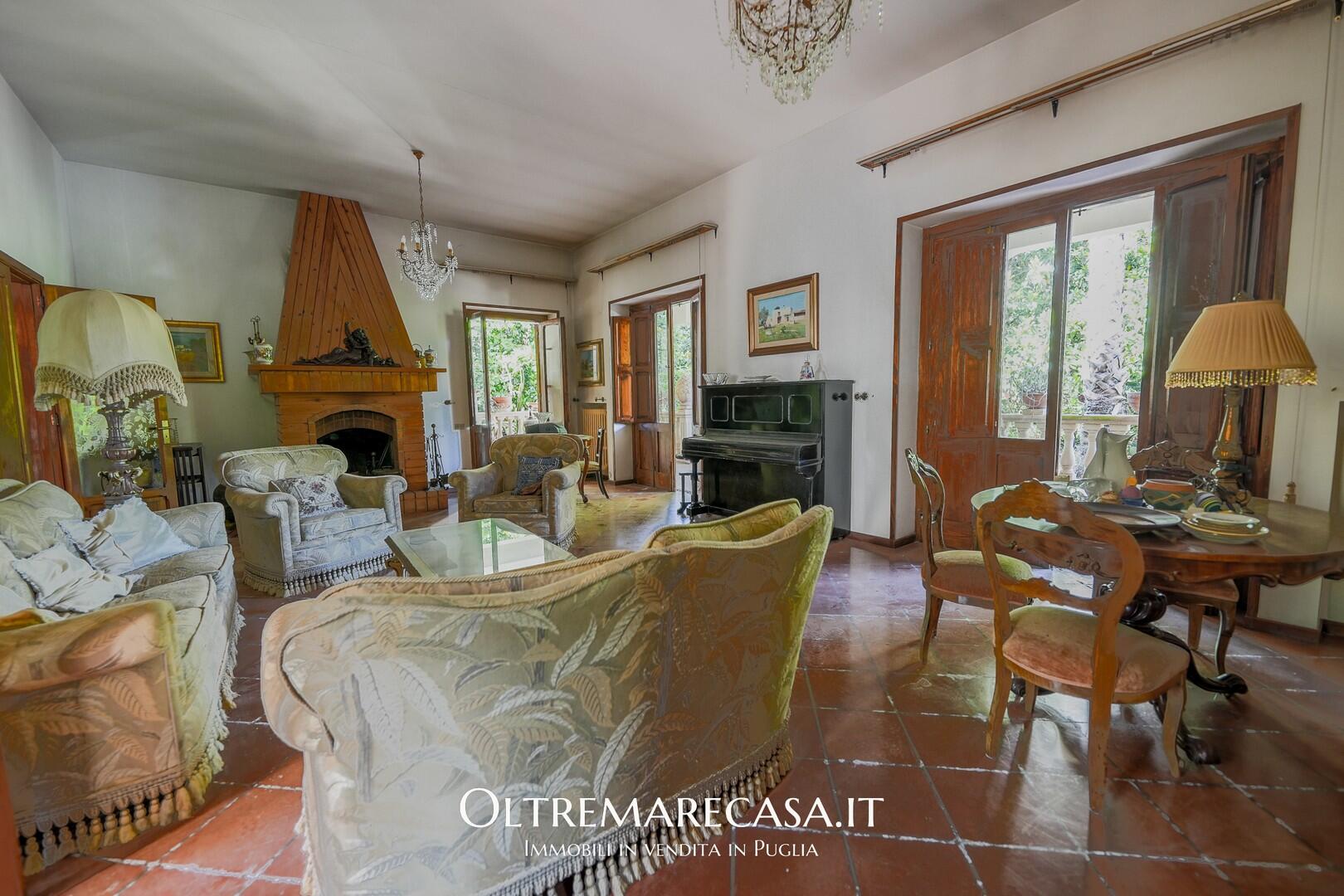 Villa with huge gardens near Lecce