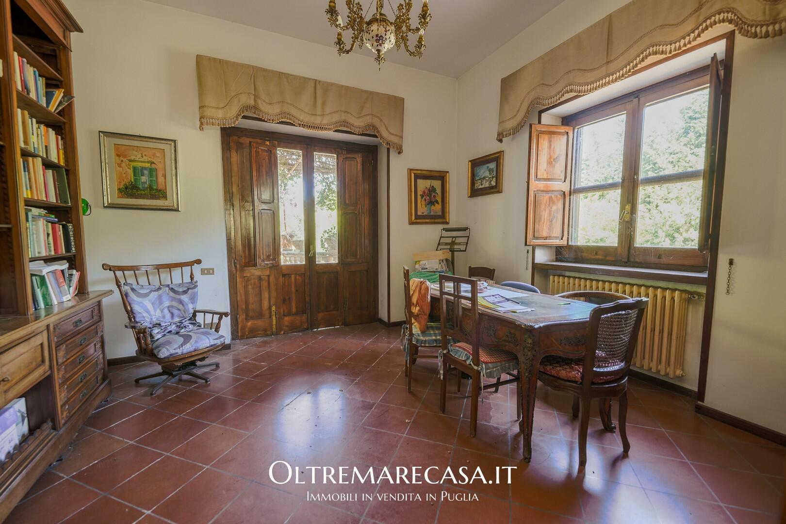 Villa with huge gardens near Lecce