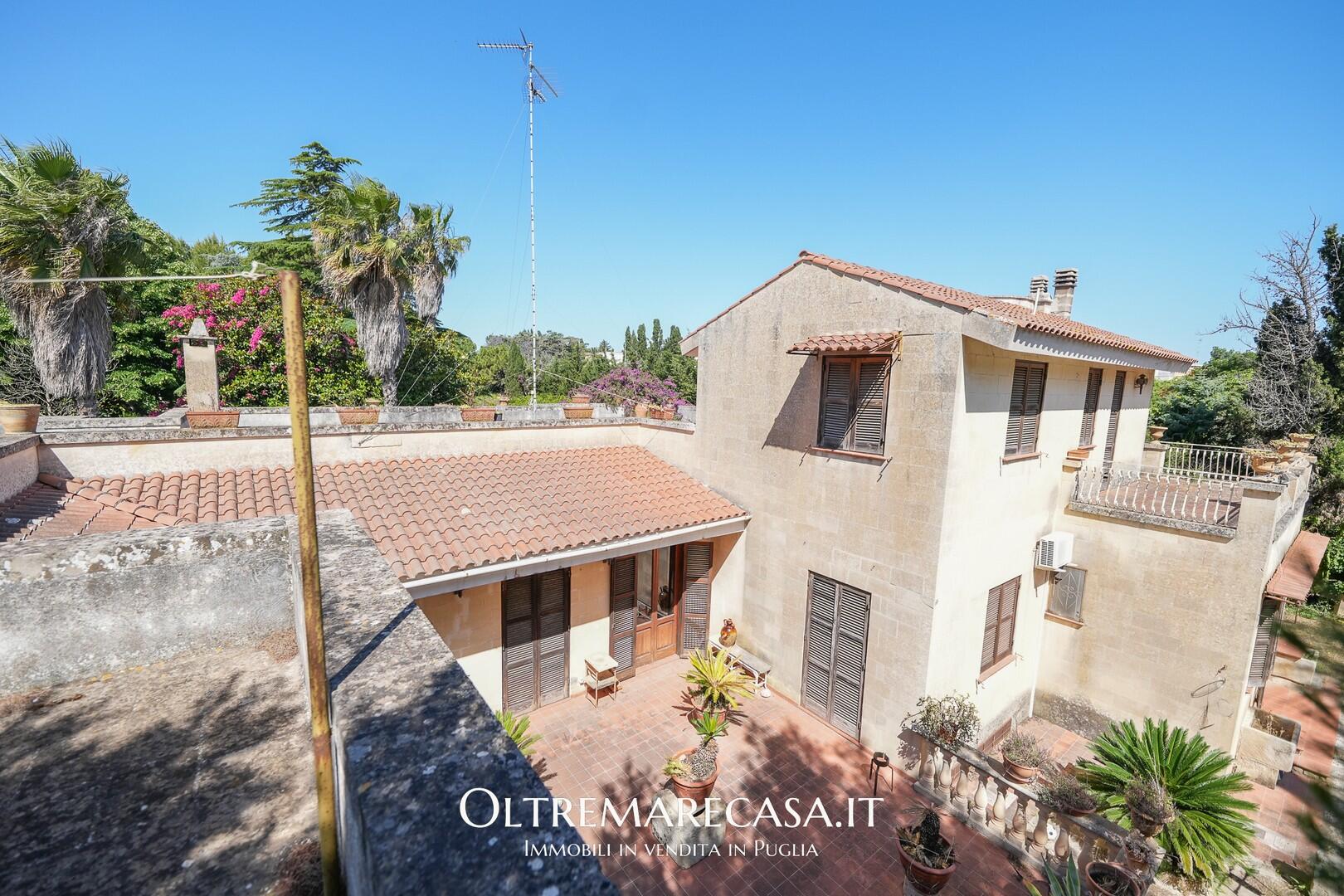Villa with huge gardens near Lecce
