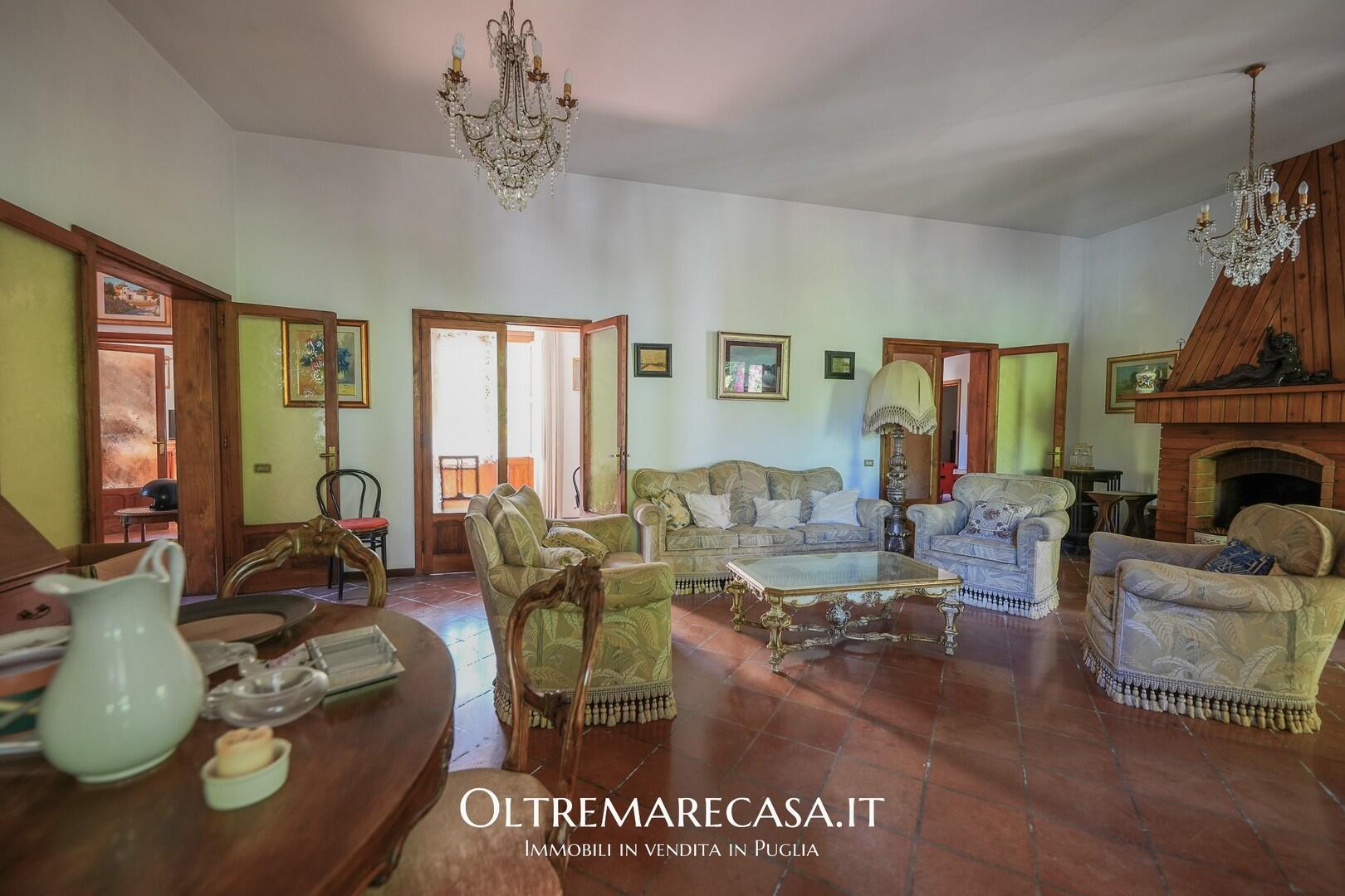 Villa with huge gardens near Lecce